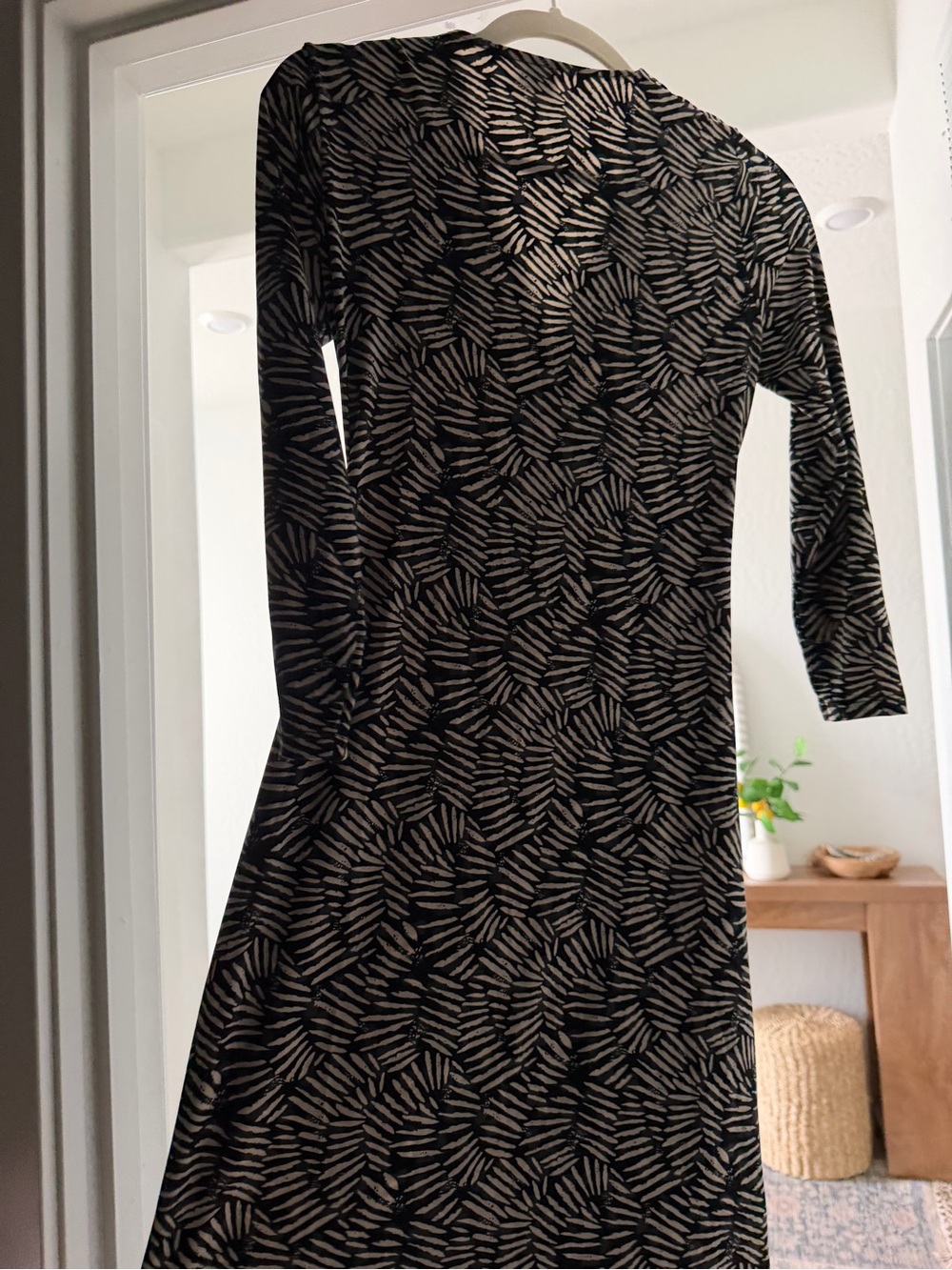 Anne Klein Black Dress with Cream Abstract Print — Long Sleeve